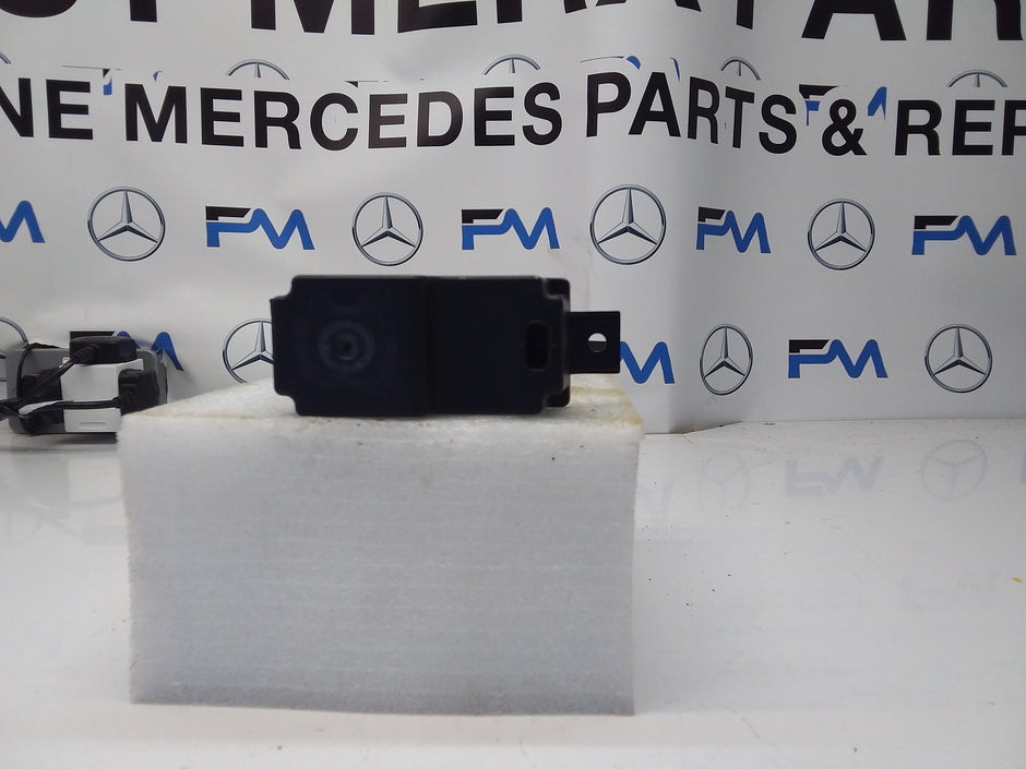 MERCEDES C-CLASS VOLTAGE CONVERTER AUXILIARY BATTERY W205 A2059053413 FM00126