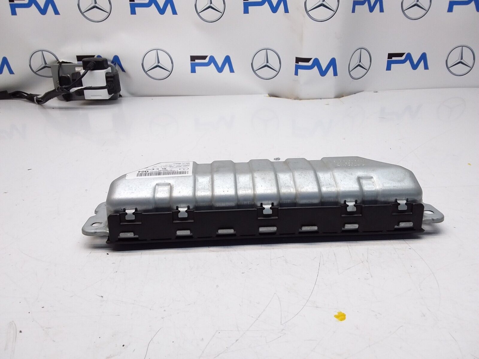 2017 MERCEDES BENZ A-CLASS W213 DRIVER SIDE KNEE AIRBAG A2138600302 FM00331