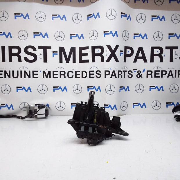 Mercedes C-CLASS W205 Fuse Relay Junction Box A2055402250 FM00388