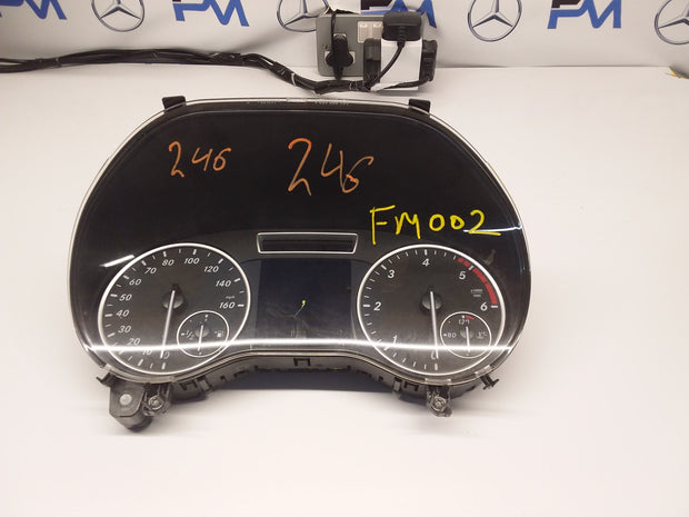 Mercedes B-CLASS Speedometer INSTRUMENT CLUSTER W246 A2469006211 FM002 2013-2018