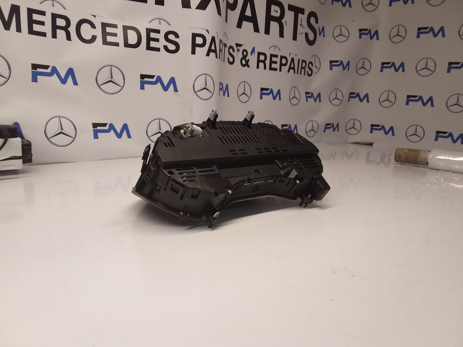 Mercedes A-CLASS Speedometer INSTRUMENT CLUSTER W176 A1769000201 FM003 2016