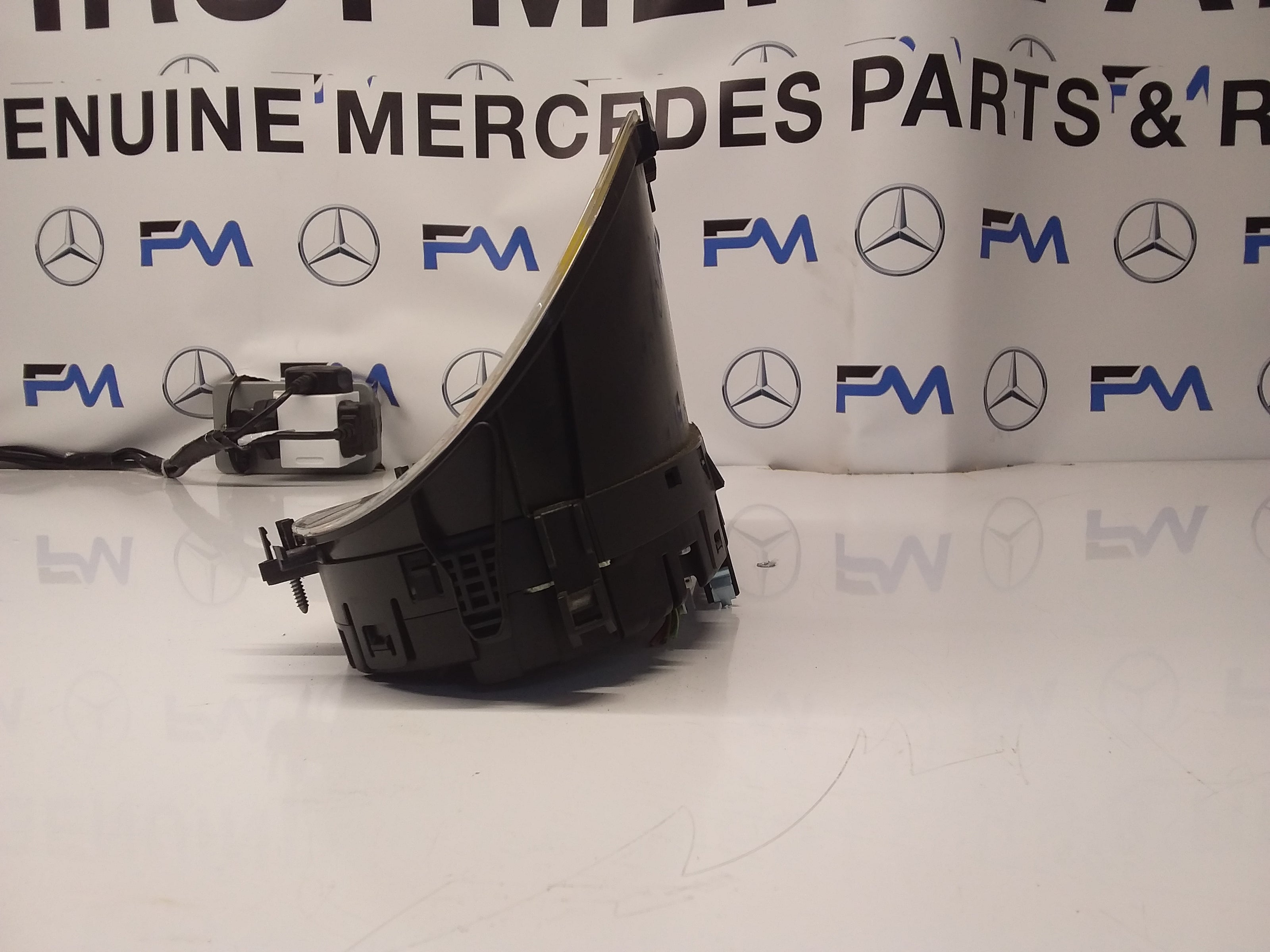 Mercedes A-CLASS Speedometer INSTRUMENT CLUSTER W176 A1769000201 FM003 2016