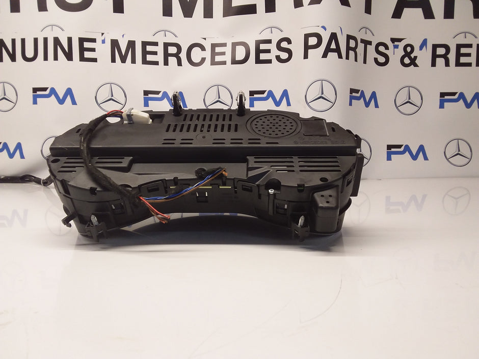 Mercedes A-CLASS Speedometer INSTRUMENT CLUSTER W176 A1769000205 FM005 2018