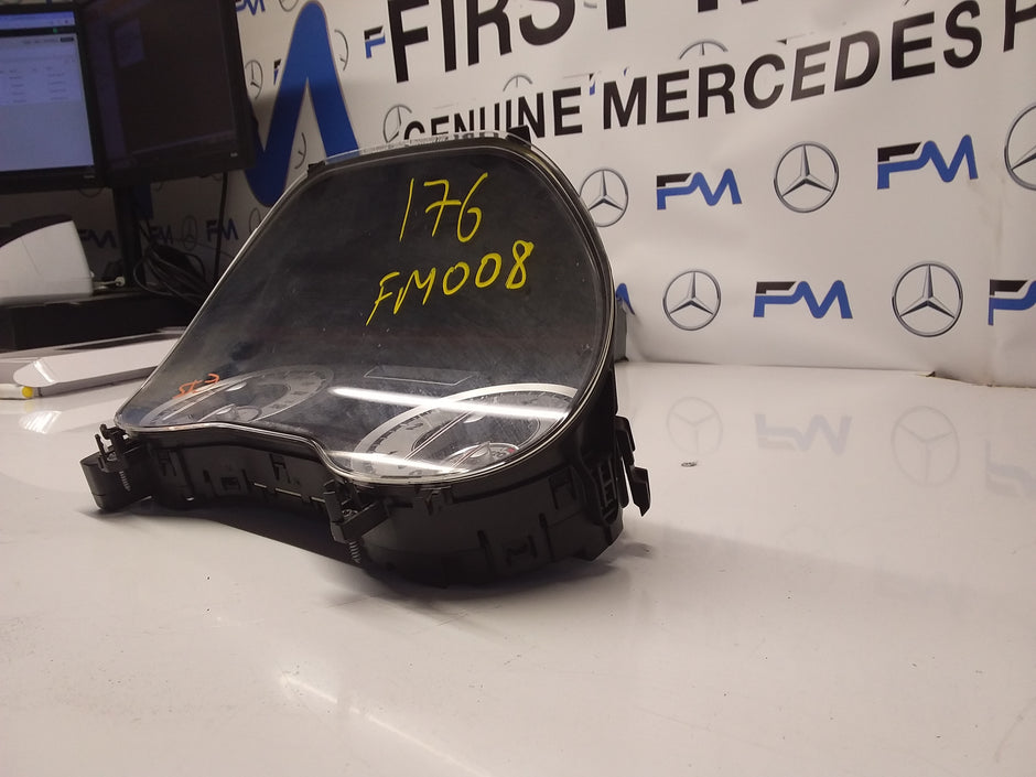Mercedes A-CLASS Speedometer INSTRUMENT CLUSTER W176 A1769009401 FM008 2013