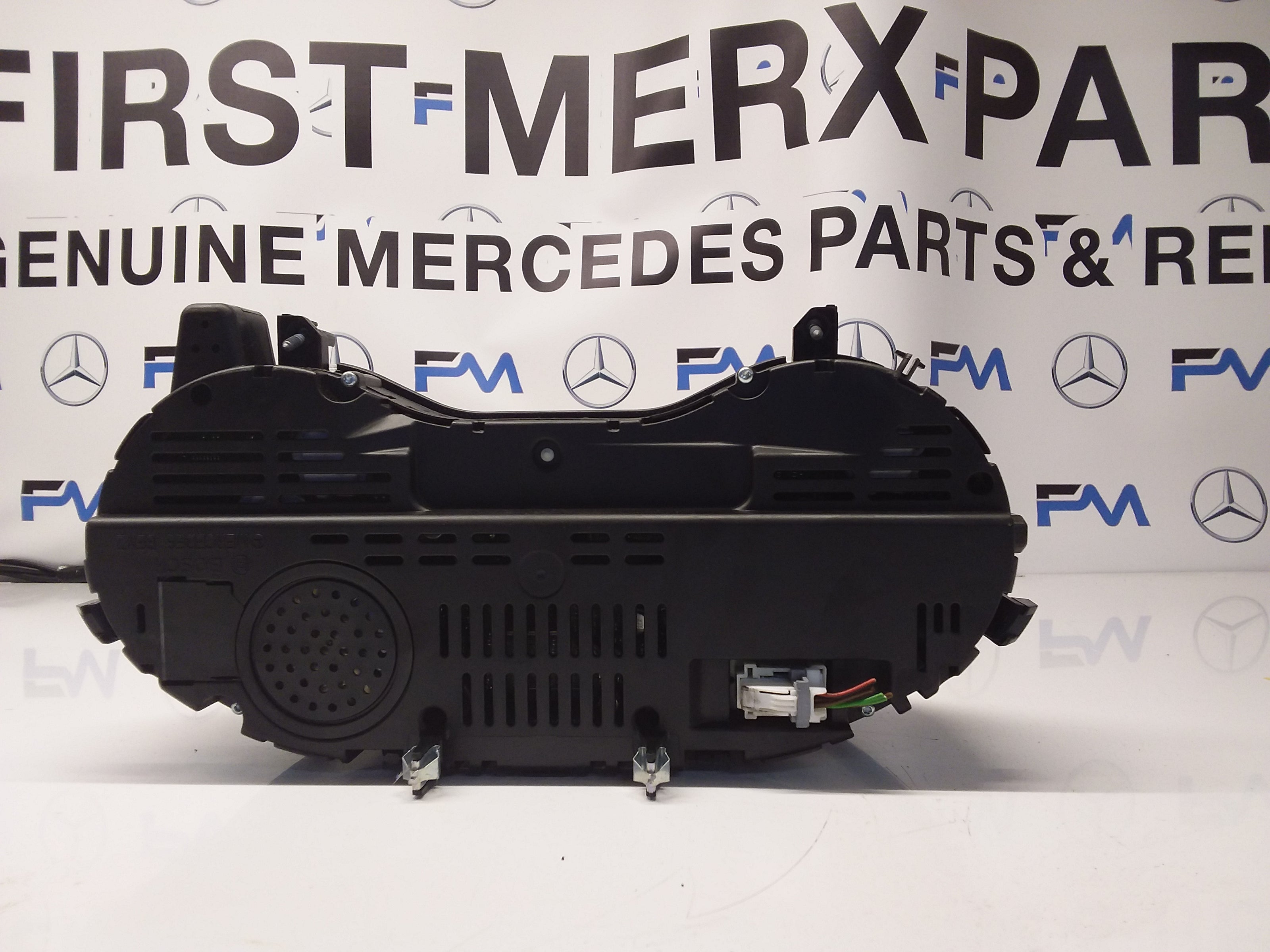 Mercedes A-CLASS Speedometer INSTRUMENT CLUSTER W176 A1769009401 FM008 2013