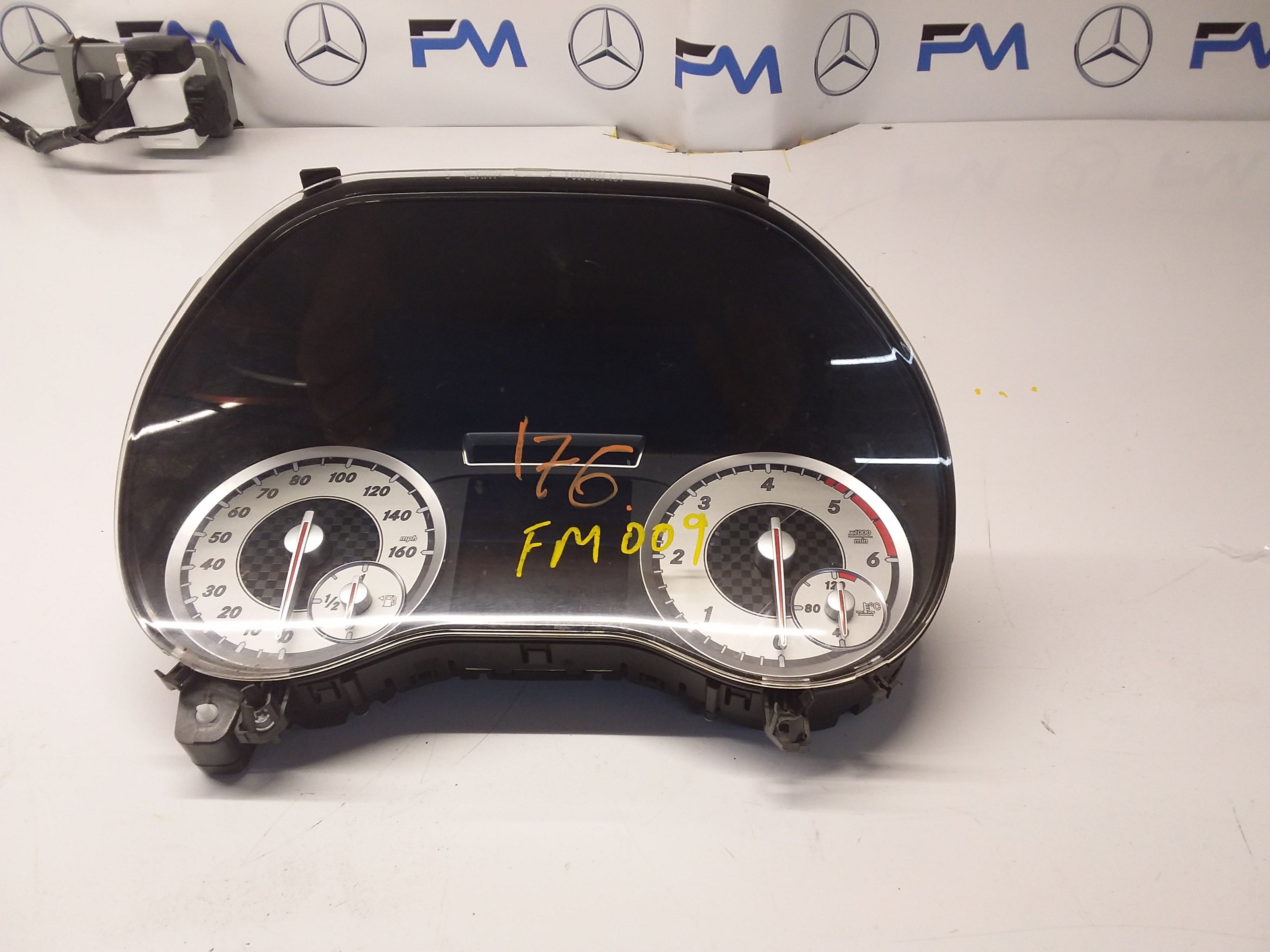 Mercedes A-CLASS Speedometer INSTRUMENT CLUSTER W176 A1769000201 FM009 2013