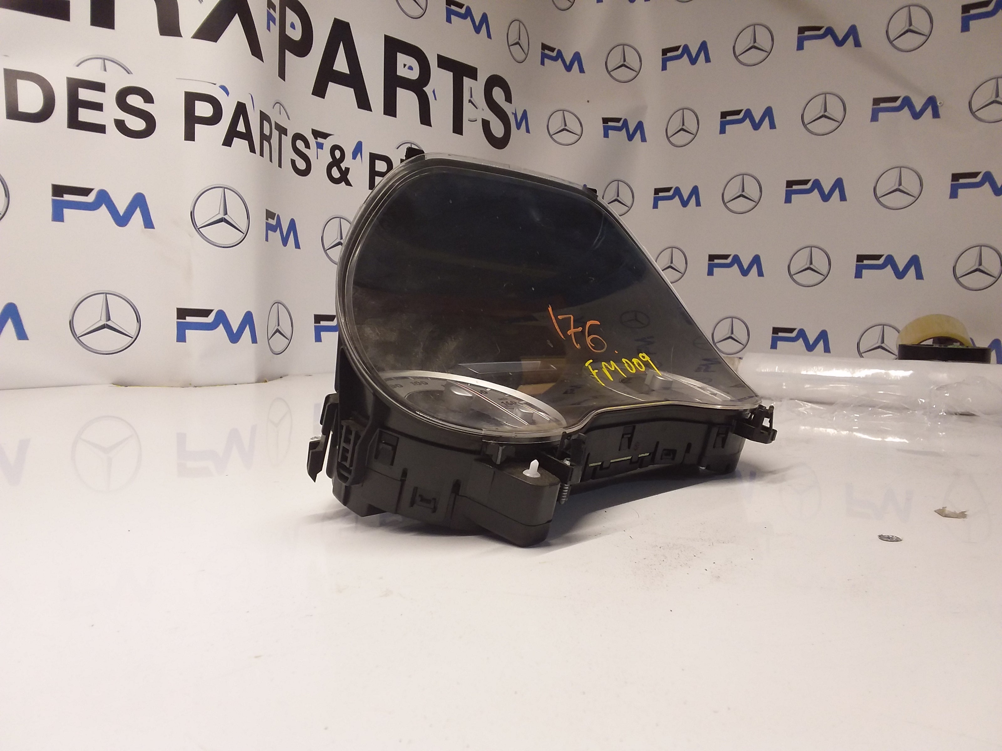 Mercedes A-CLASS Speedometer INSTRUMENT CLUSTER W176 A1769000201 FM009 2013
