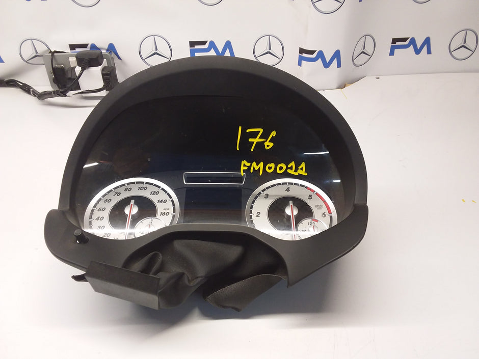 Mercedes A-CLASS Speedometer INSTRUMENT CLUSTER W176 A1769003403 FM0011 2015