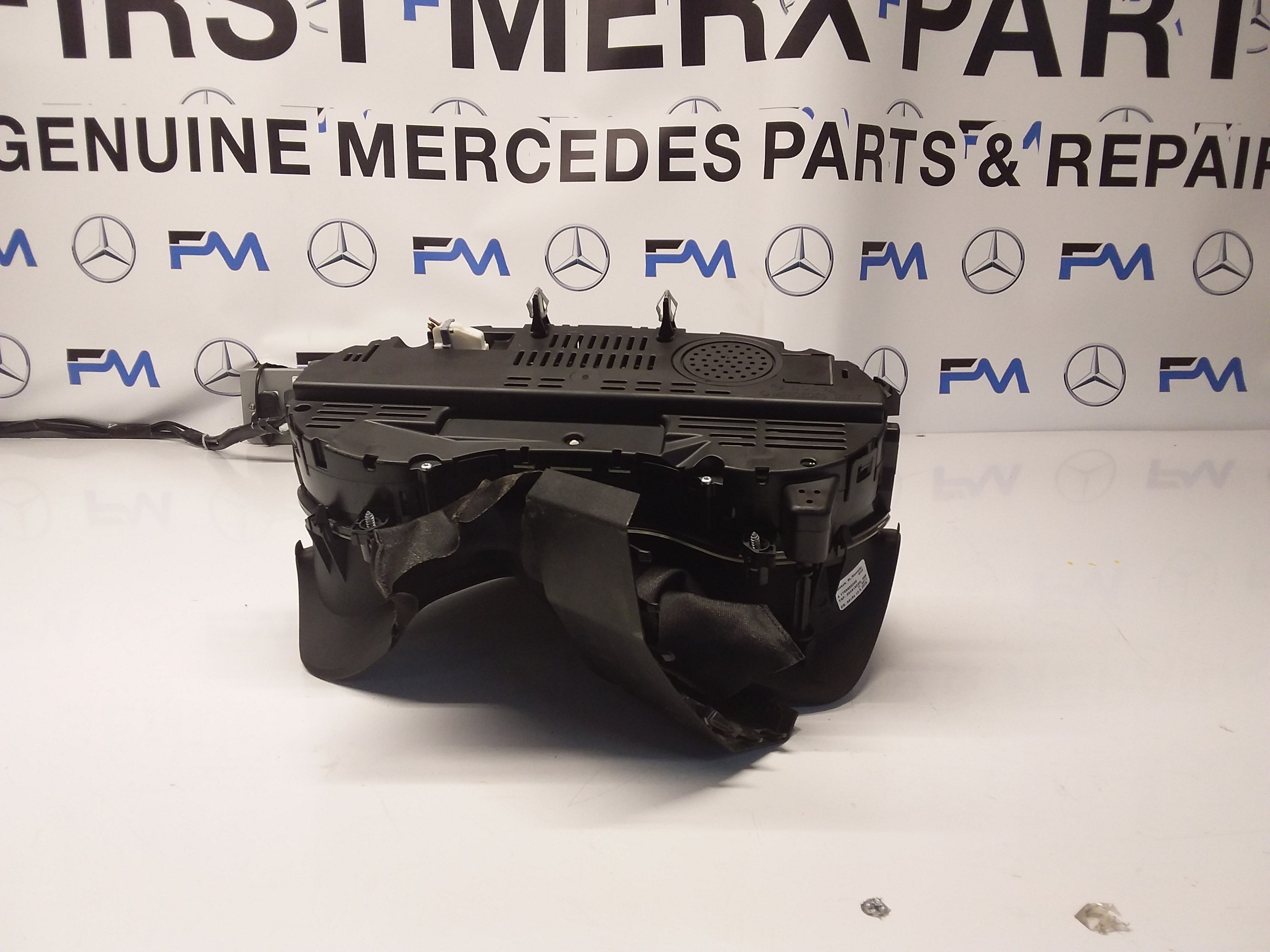 Mercedes A-CLASS Speedometer INSTRUMENT CLUSTER W176 A1769003403 FM0011 2015
