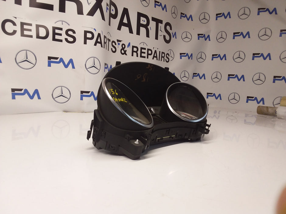 Mercedes GLA Speedometer INSTRUMENT CLUSTER W156 A1569009902 FM0012 2015