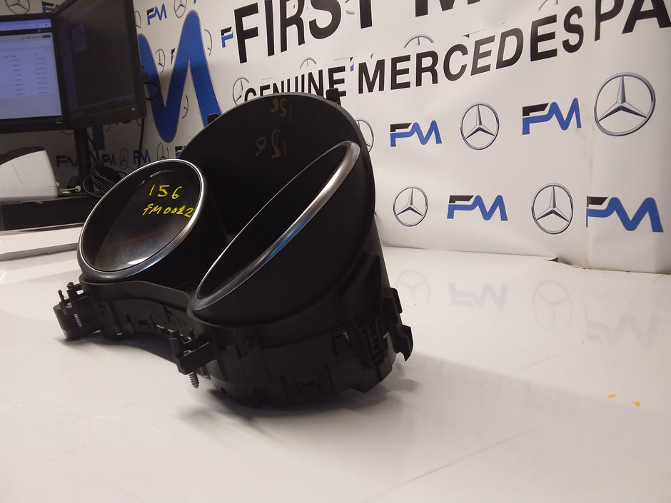 Mercedes GLA Speedometer INSTRUMENT CLUSTER W156 A1569009902 FM0012 2015