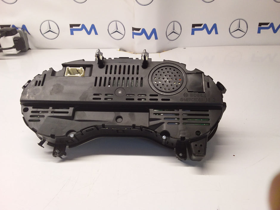 MERCEDES A-CLASS SPEEDOMETER W176 A1769000201 FM0013 2013