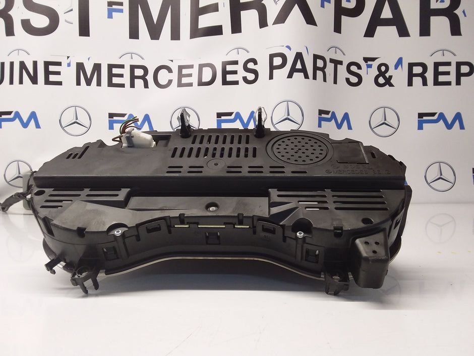 MERCEDES A-CLASS SPEEDOMETER W176 A1769003403 FM0014 2015