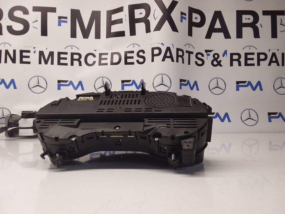 MERCEDES A-CLASS SPEEDOMETER W176 A1769008403 FM0015 2015