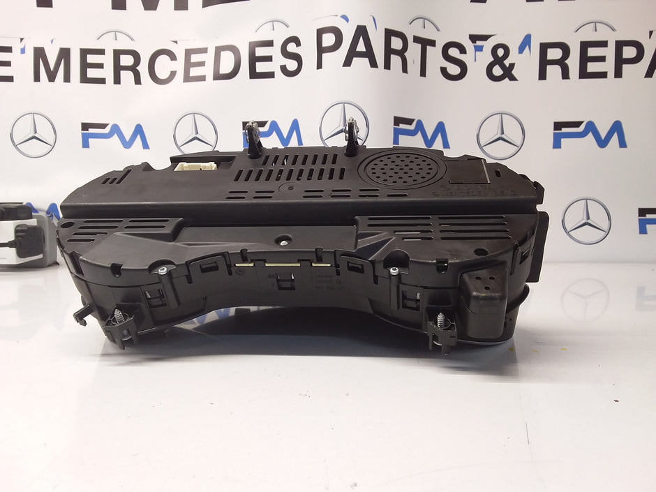 MERCEDES A-CLASS SPEEDOMETER W176 A1769009804 FM0017 2017