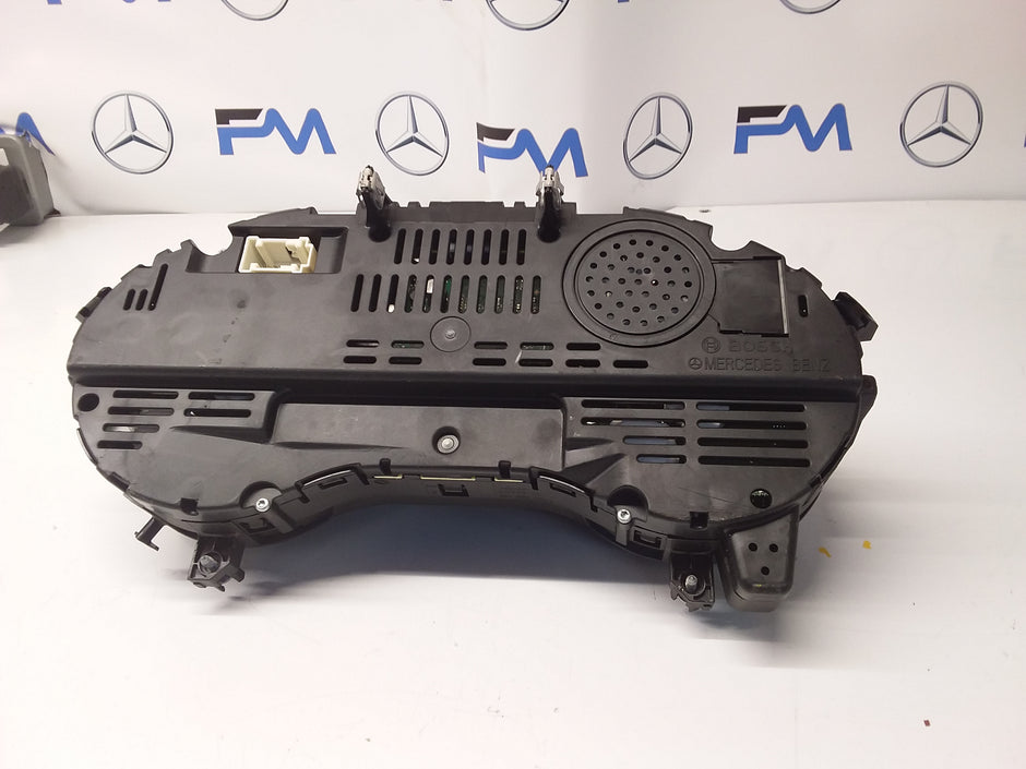 MERCEDES A-CLASS SPEEDOMETER W176 A1769009804 FM0017 2017