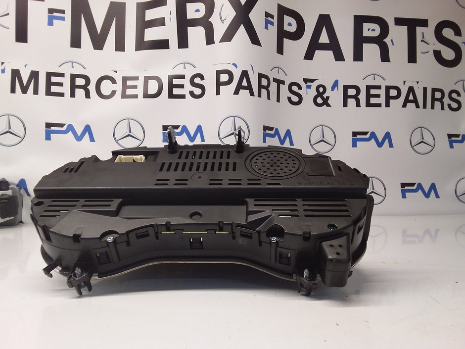 MERCEDES A-CLASS SPEEDOMETER W176 A1769000201 FM0018 2012