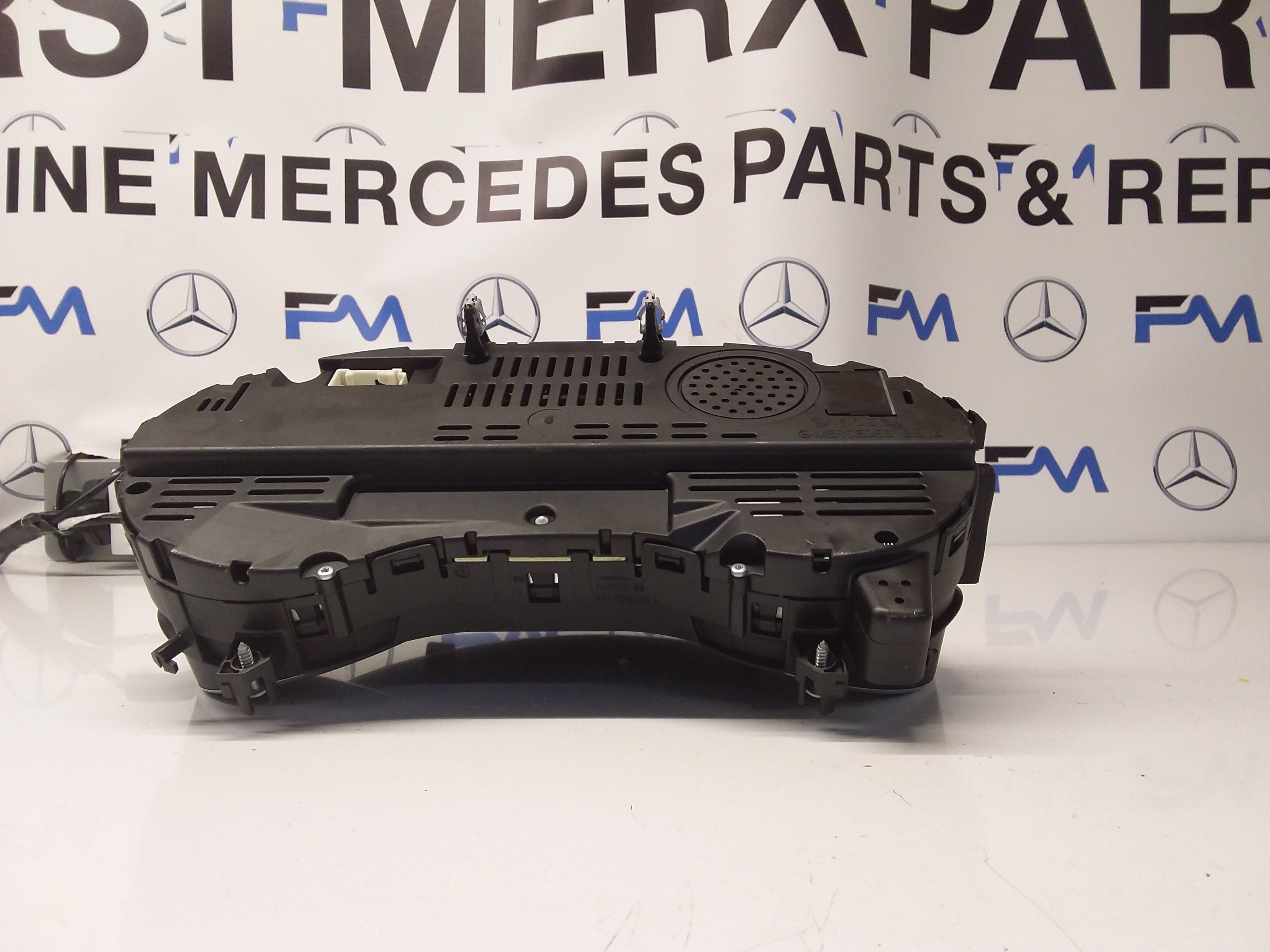 MERCEDES GLA SPEEDOMETER INSTRUMENT CLUSTER W156 A1569005404 FM0019 2018