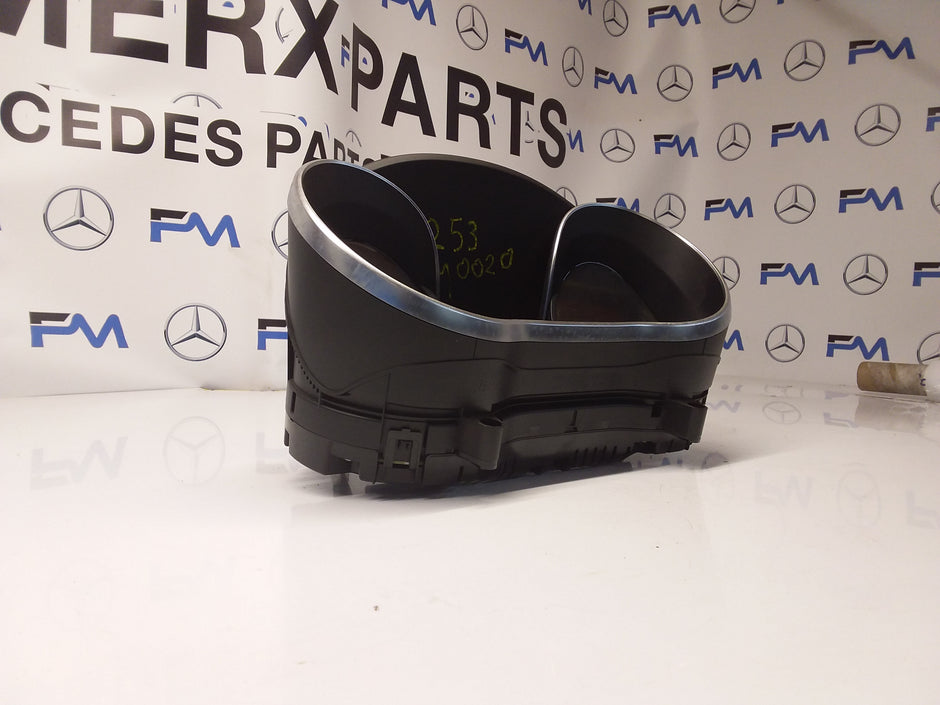 MERCEDES BENZ GLE SPEEDOMETER INSTRUMENT CLUSTER W253 A2539004201 FM0020 2017