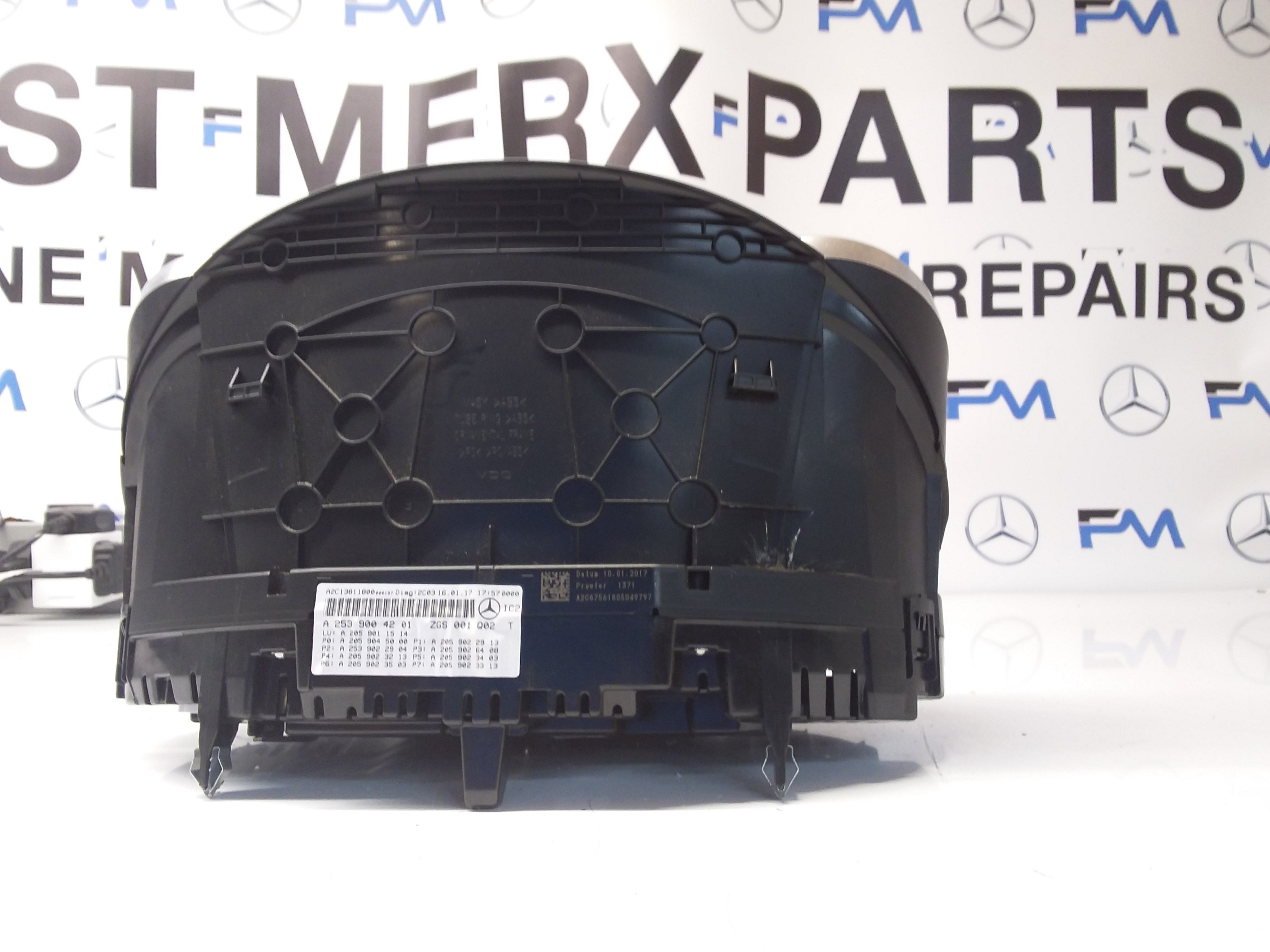 MERCEDES BENZ GLE SPEEDOMETER INSTRUMENT CLUSTER W253 A2539004201 FM0020 2017