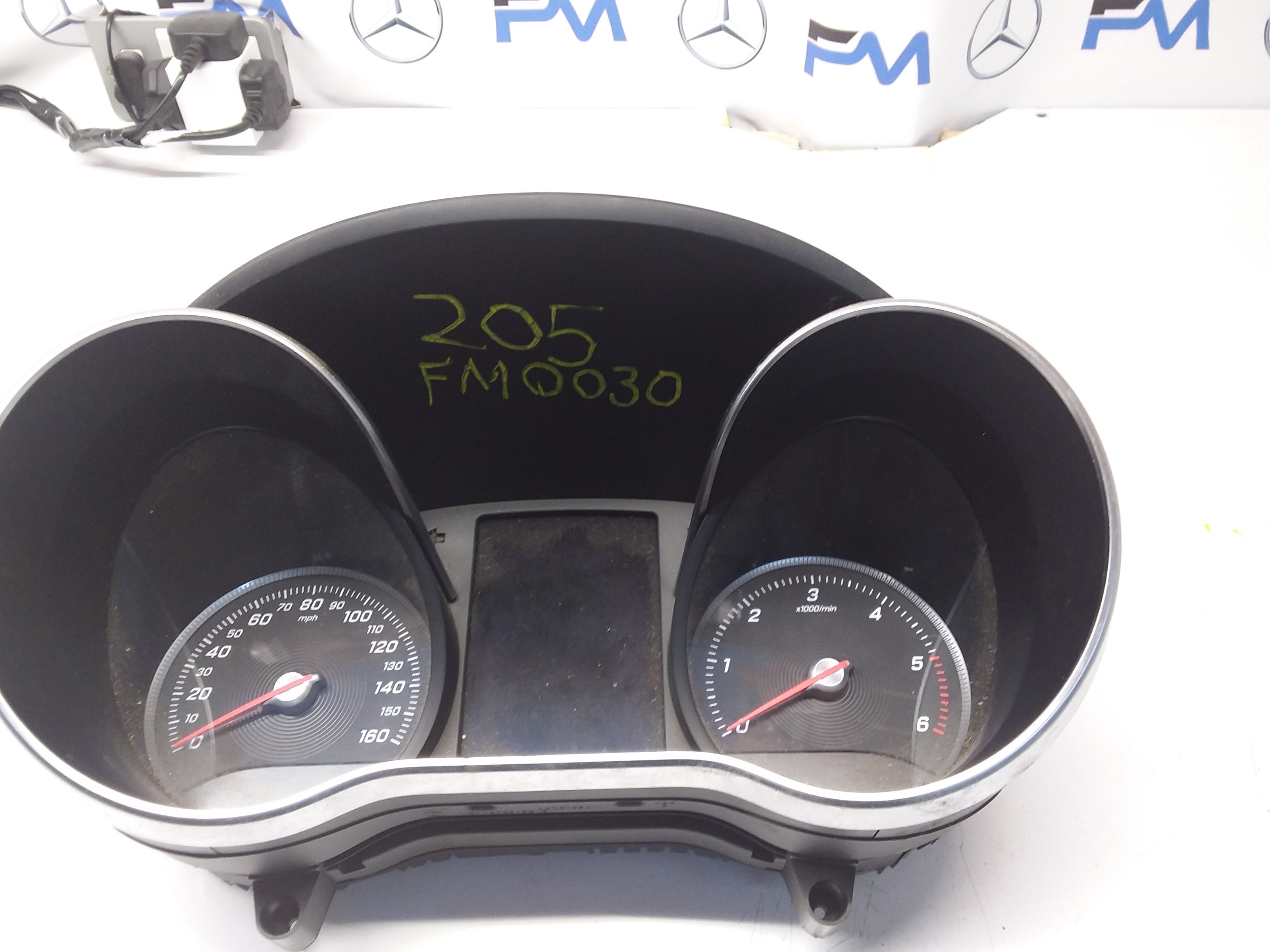 MERCEDES C-CLASS SPEEDOMETER instrument cluster W205 A2059000416 FM0030 2014