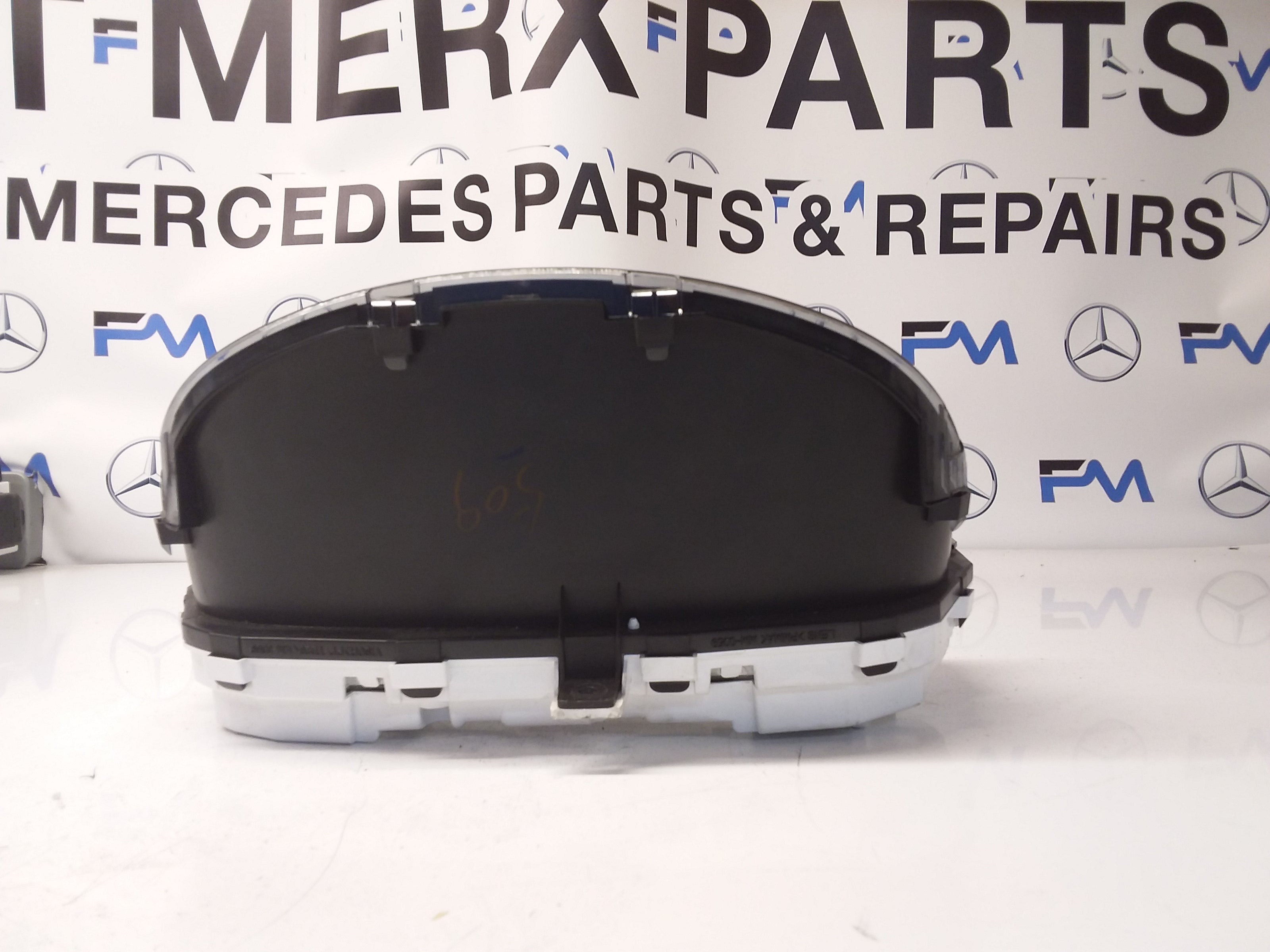 MITSUBISHI OUTLANDER MK3 PHEV SPEEDOMETER INSTRUMENT CLUSTER 8100C509 2012-2021