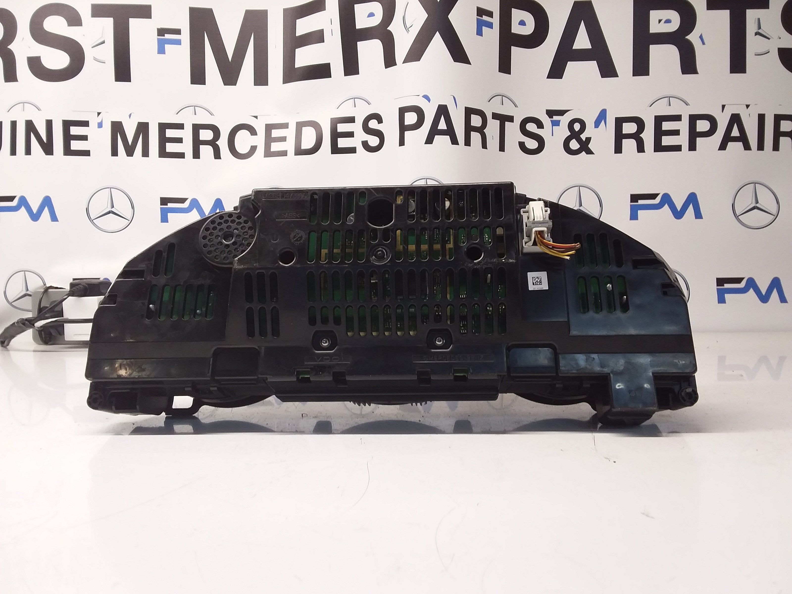 MERCEDES E-CLASS SPEEDOMETER INSTRUMENT CLUSTER W212 A2129001025 FM0046 2014