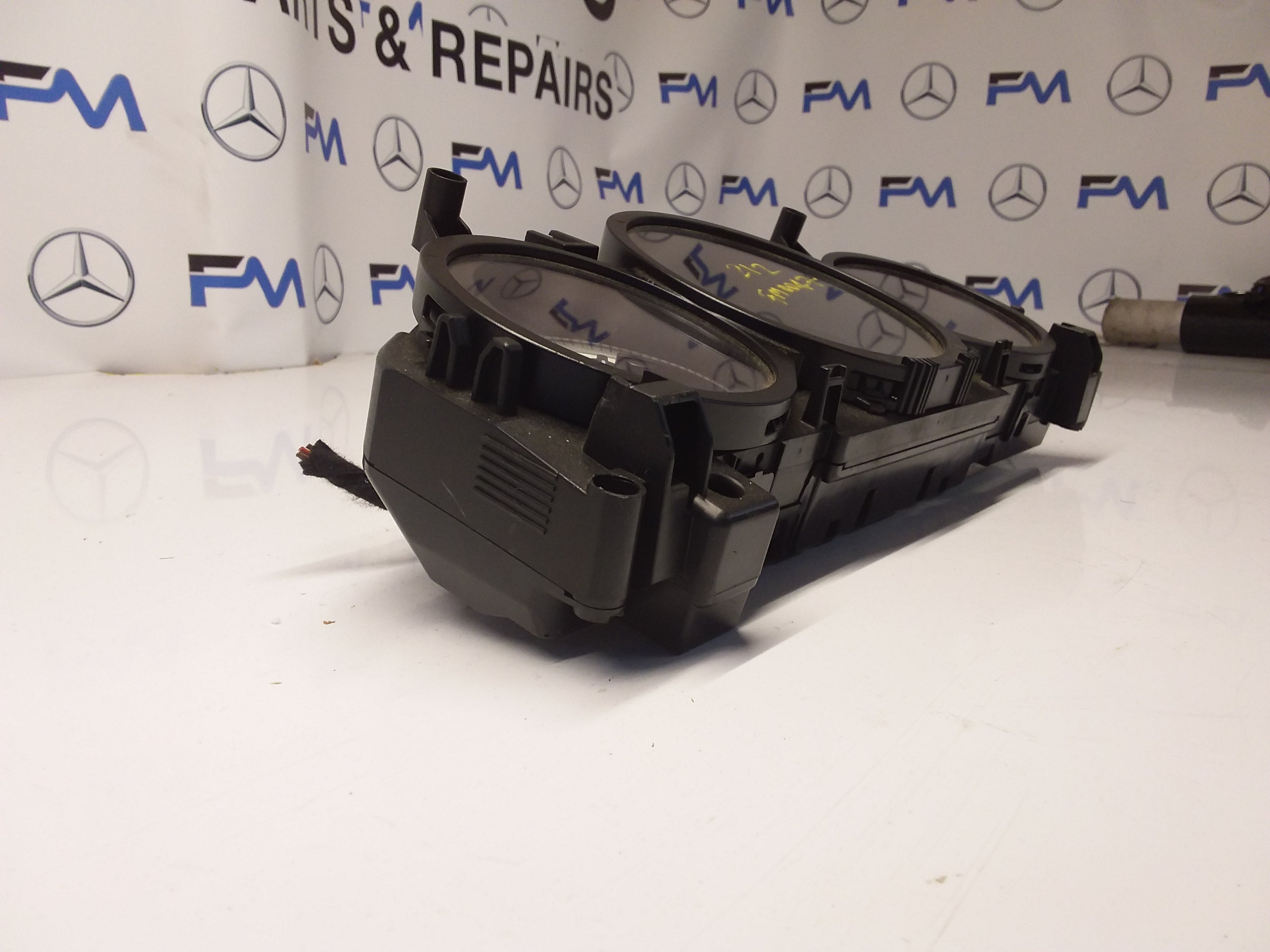 MERCEDES E-CLASS SPEEDOMETER INSTRUMENT CLUSTER W212 A2129001625 FM0047 2014