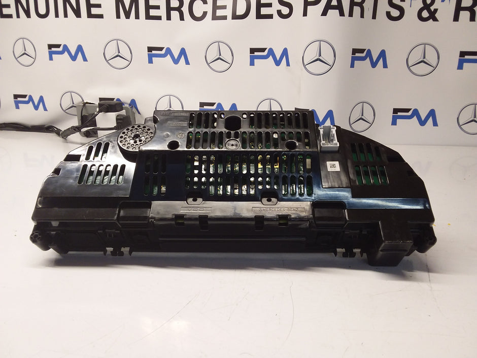 MERCEDES E-CLASS SPEEDOMETER INSTRUMENT CLUSTER W212 A2129001508 FM0048 2010