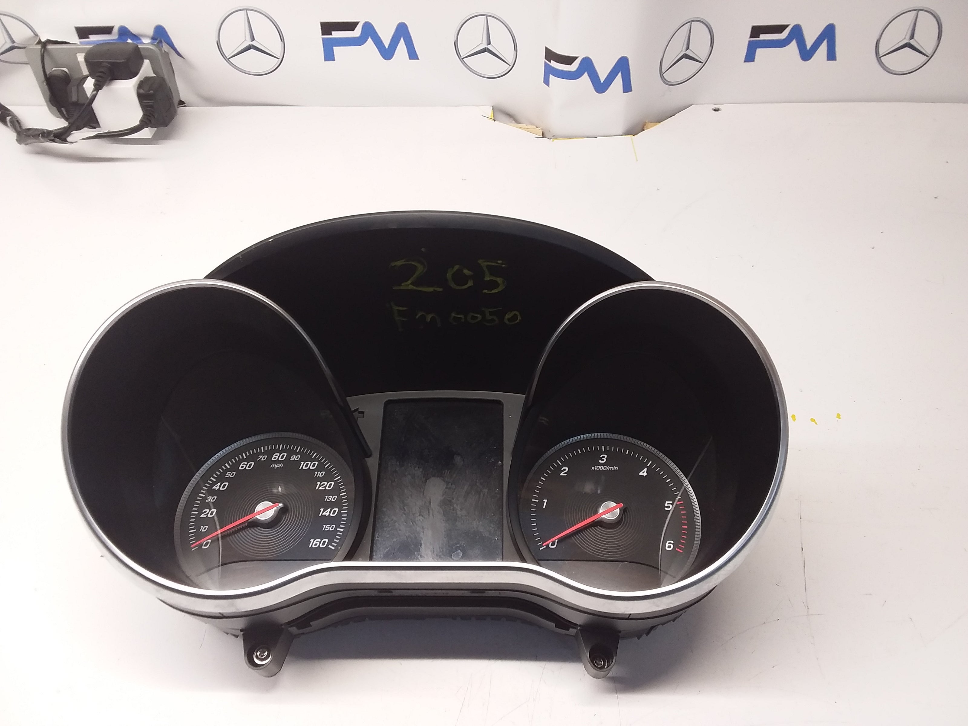 MERCEDES C-CLASS SPEEDOMETER INSTRUMENT  CLUSTER W205 A2059001418 FM0050 2016