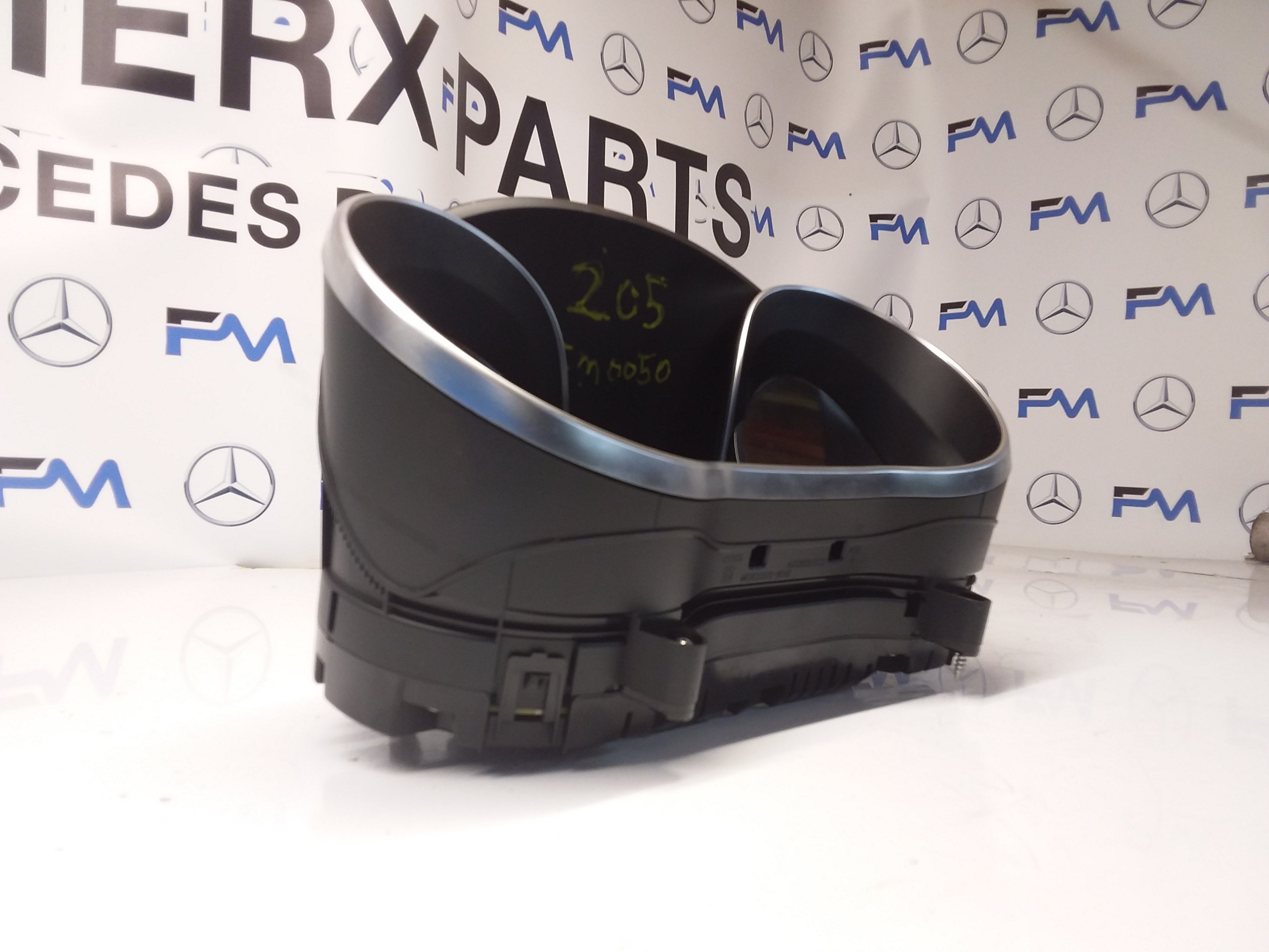 MERCEDES C-CLASS SPEEDOMETER INSTRUMENT  CLUSTER W205 A2059001418 FM0050 2016