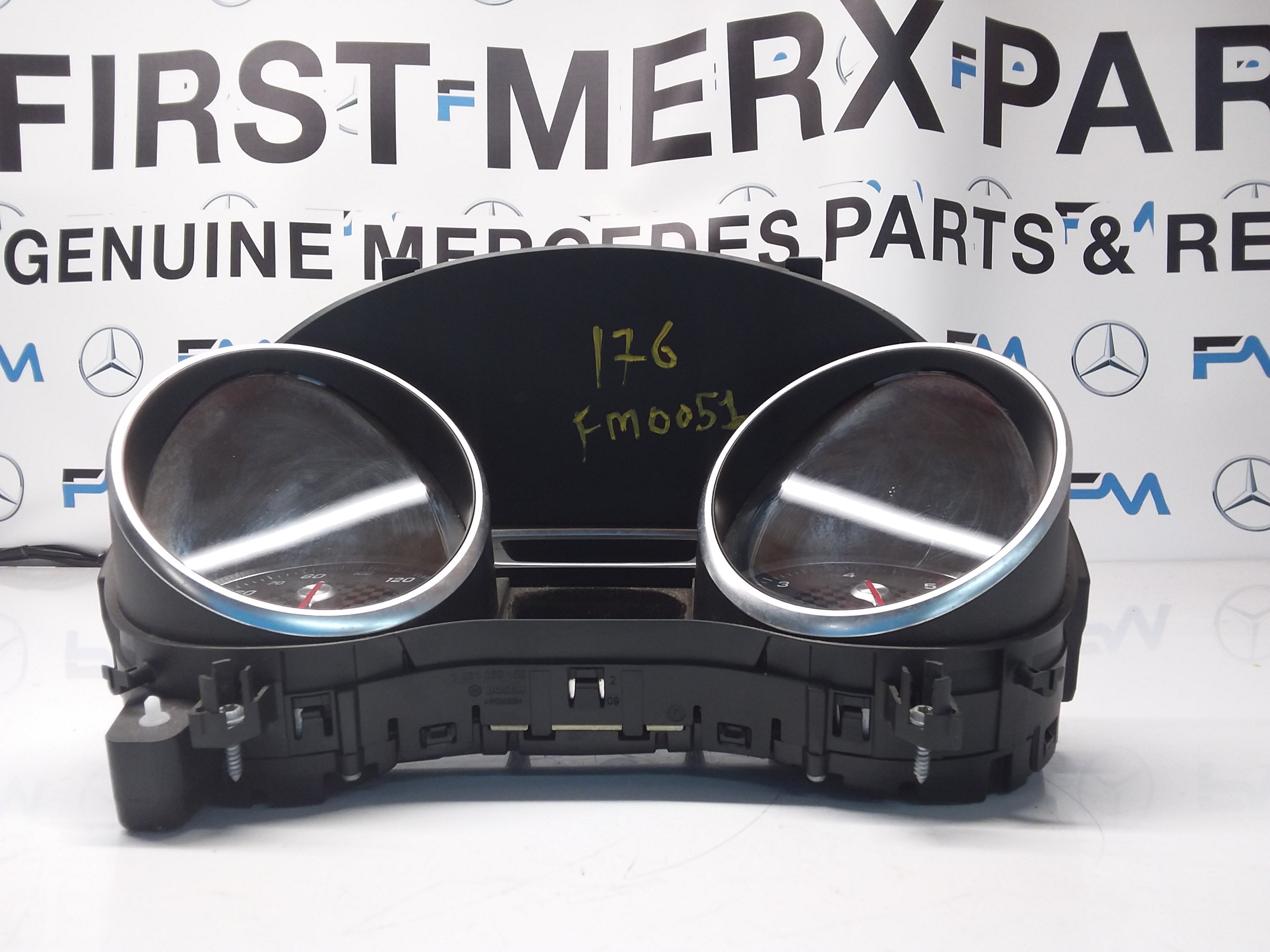 MERCEDES A-CLASS SPEEDOMETER INSTRUMENT  CLUSTER W176 A1769000904 FM0051 2016