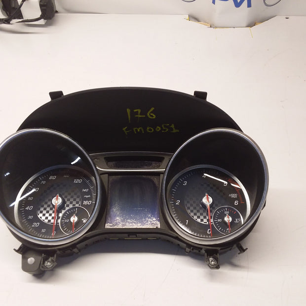 MERCEDES A-CLASS SPEEDOMETER INSTRUMENT  CLUSTER W176 A1769000904 FM0051 2016