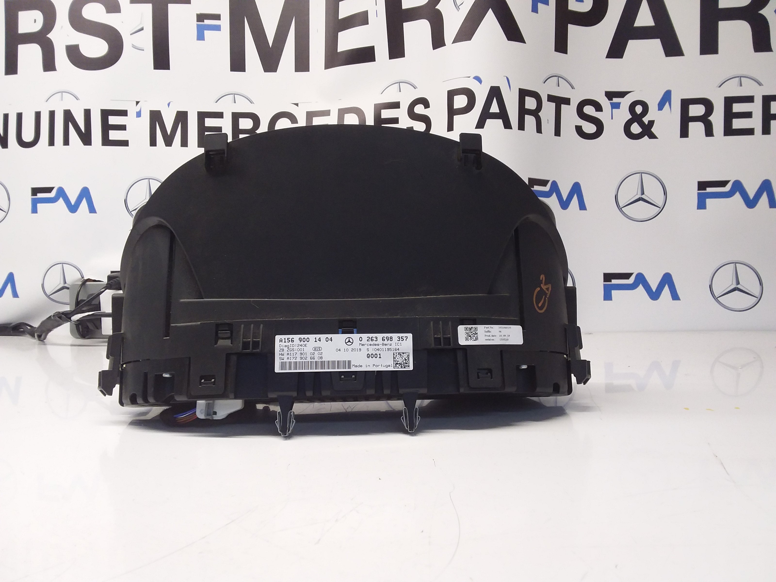 MERCEDES GLA SPEEDOMETER INSTRUMENT CLUSTER W156 A1569001404 FM0052 2019