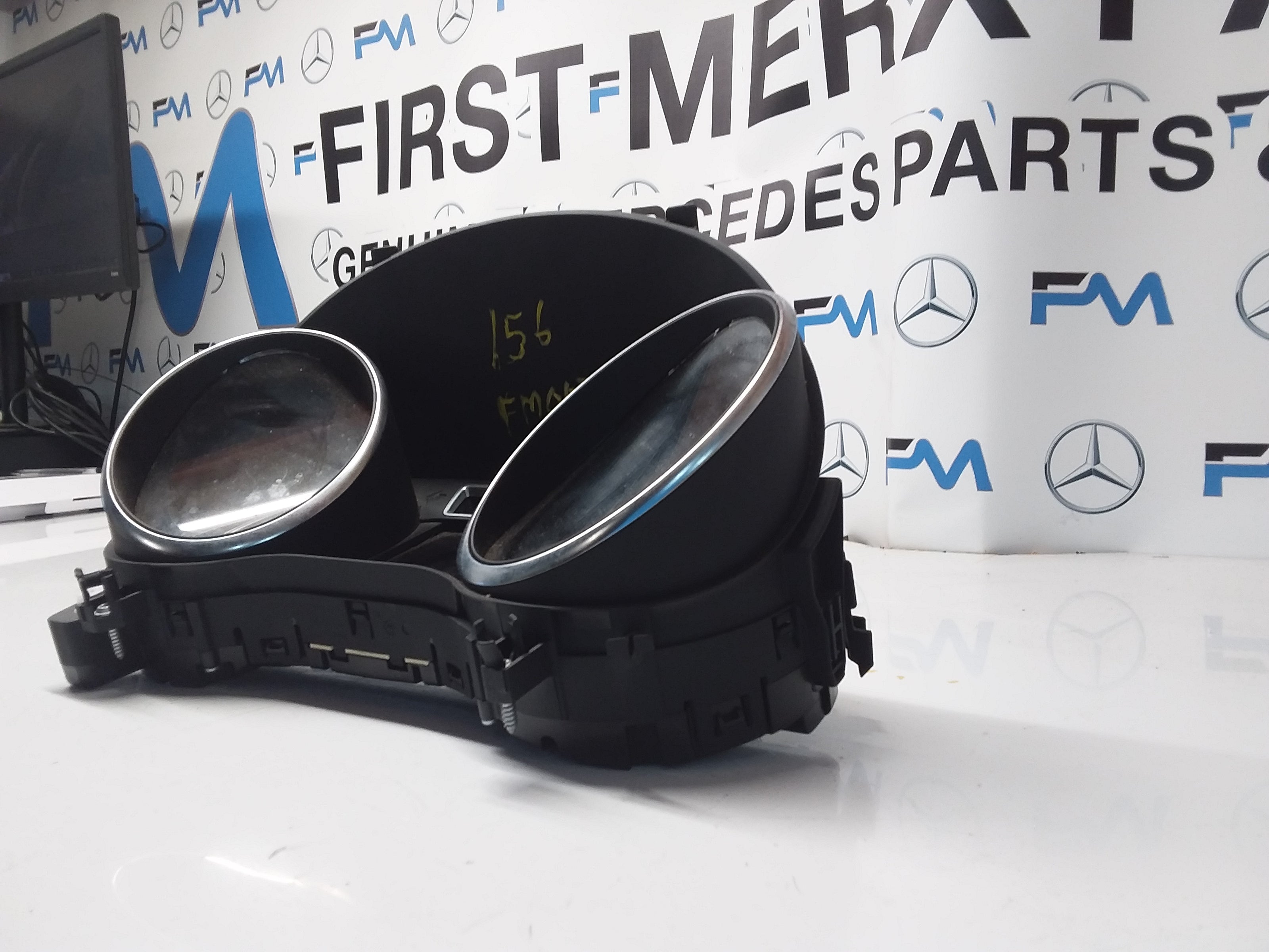 MERCEDES GLA SPEEDOMETER INSTRUMENT CLUSTER W156 A1569004601 FM0054 2014