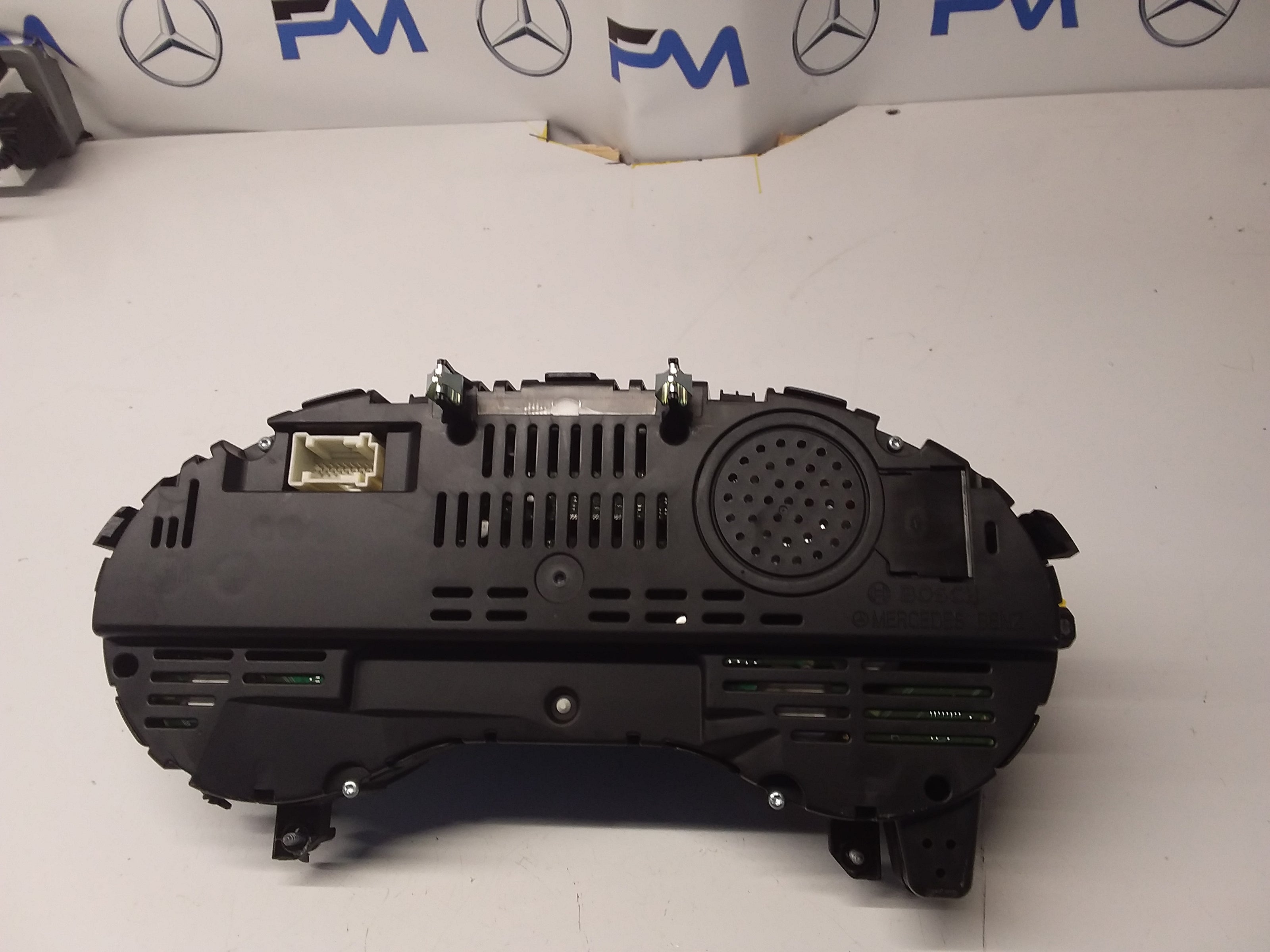 MERCEDES GLA SPEEDOMETER INSTRUMENT CLUSTER W156 A1569004601 FM0054 2014