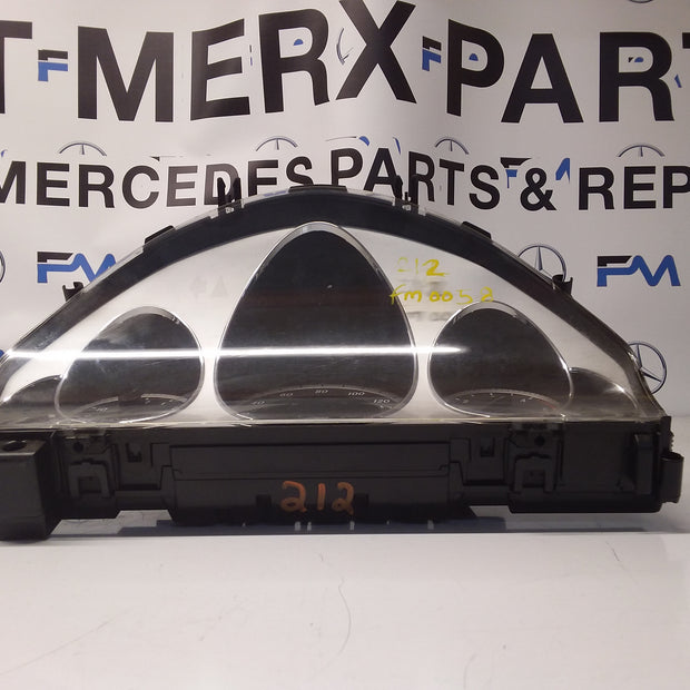 MERCEDES E-CLASS SPEEDOMETER INSTRUMENT CLUSTER W212 A2129002010 FM0058 2011