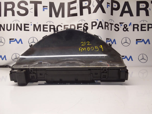 MERCEDES E-CLASS SPEEDOMETER INSTRUMENT CLUSTER W212 A2129004304 FM0059 2009