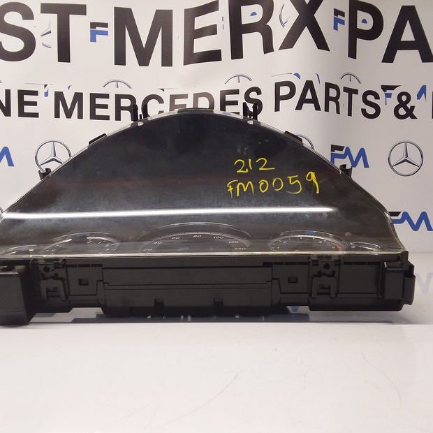 MERCEDES E-CLASS SPEEDOMETER INSTRUMENT CLUSTER W212 A2129004304 FM0059 2009