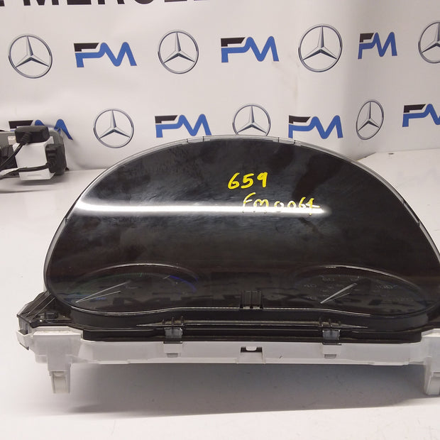 MITSUBISHI OUTLANDER 8100C659 SPEEDOMETER INSTRUMENT CLUSTER