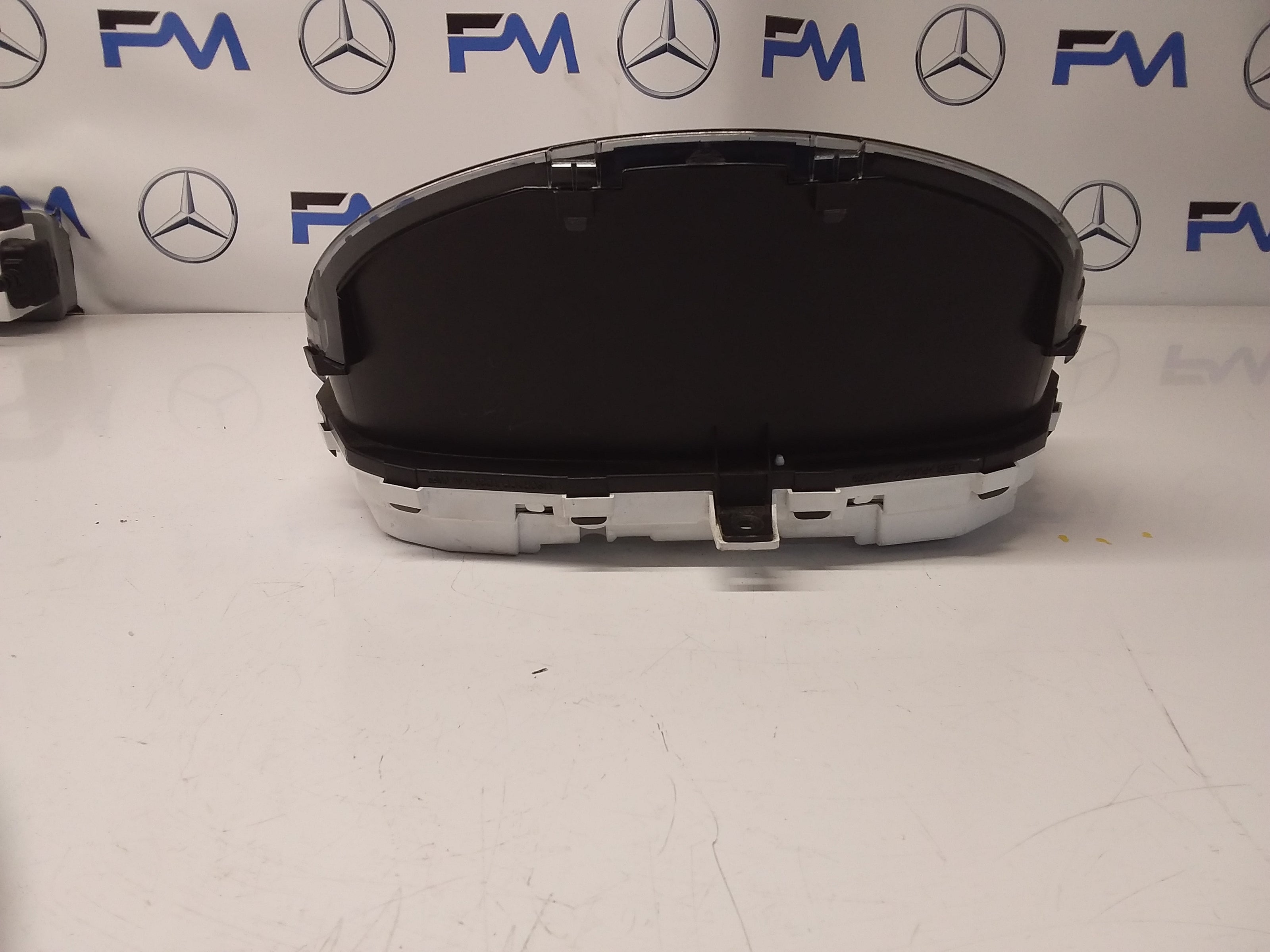 MITSUBISHI OUTLANDER 8100C659 SPEEDOMETER INSTRUMENT CLUSTER FM0065