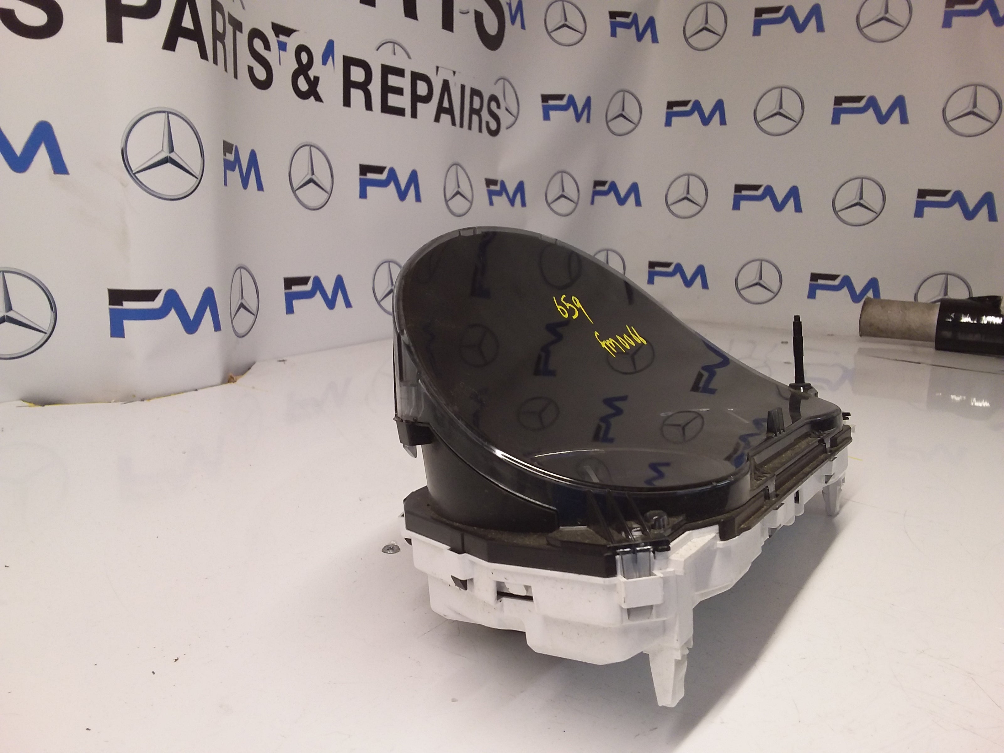 MITSUBISHI OUTLANDER 8100C659 SPEEDOMETER INSTRUMENT CLUSTER FM0066