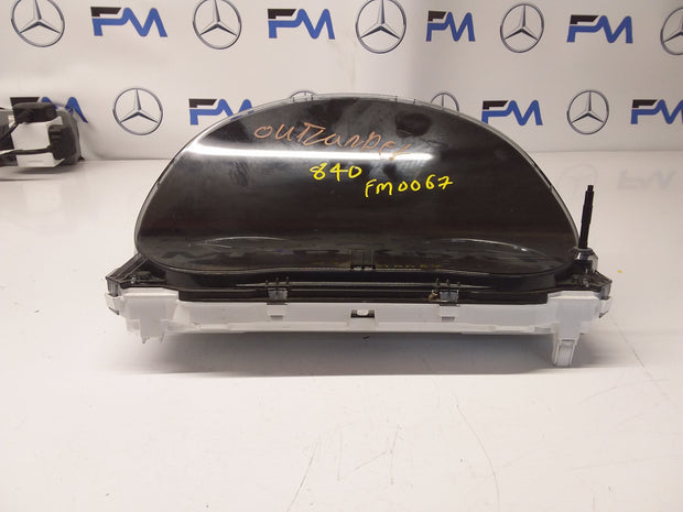 MITSUBISHI OUTLANDER 8100C840 SPEEDOMETER INSTRUMENT CLUSTER FM0067