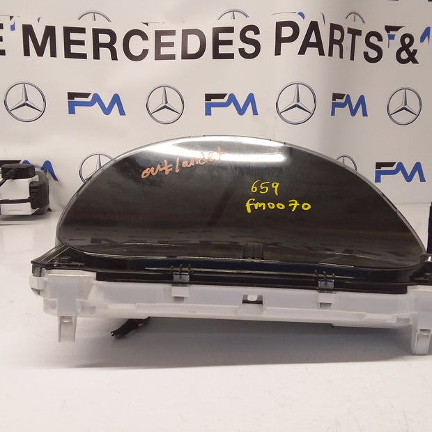 MITSUBISHI OUTLANDER 8100C659 SPEEDOMETER INSTRUMENT CLUSTER FM0070