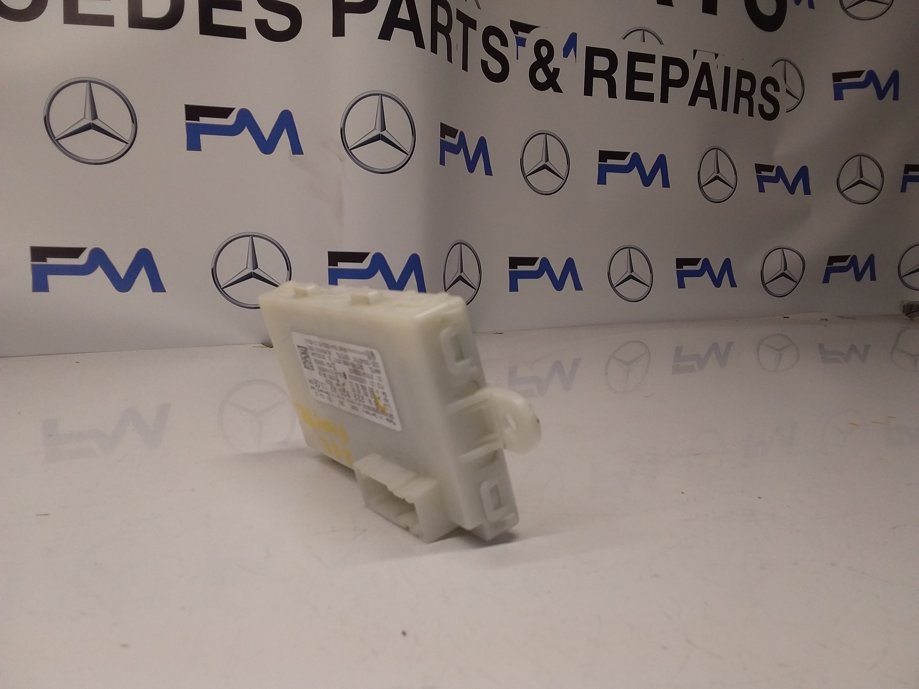 MERCEDES S-CLASS KEYLESS GO CONTROL UNIT W222 A2229004213 FM0082