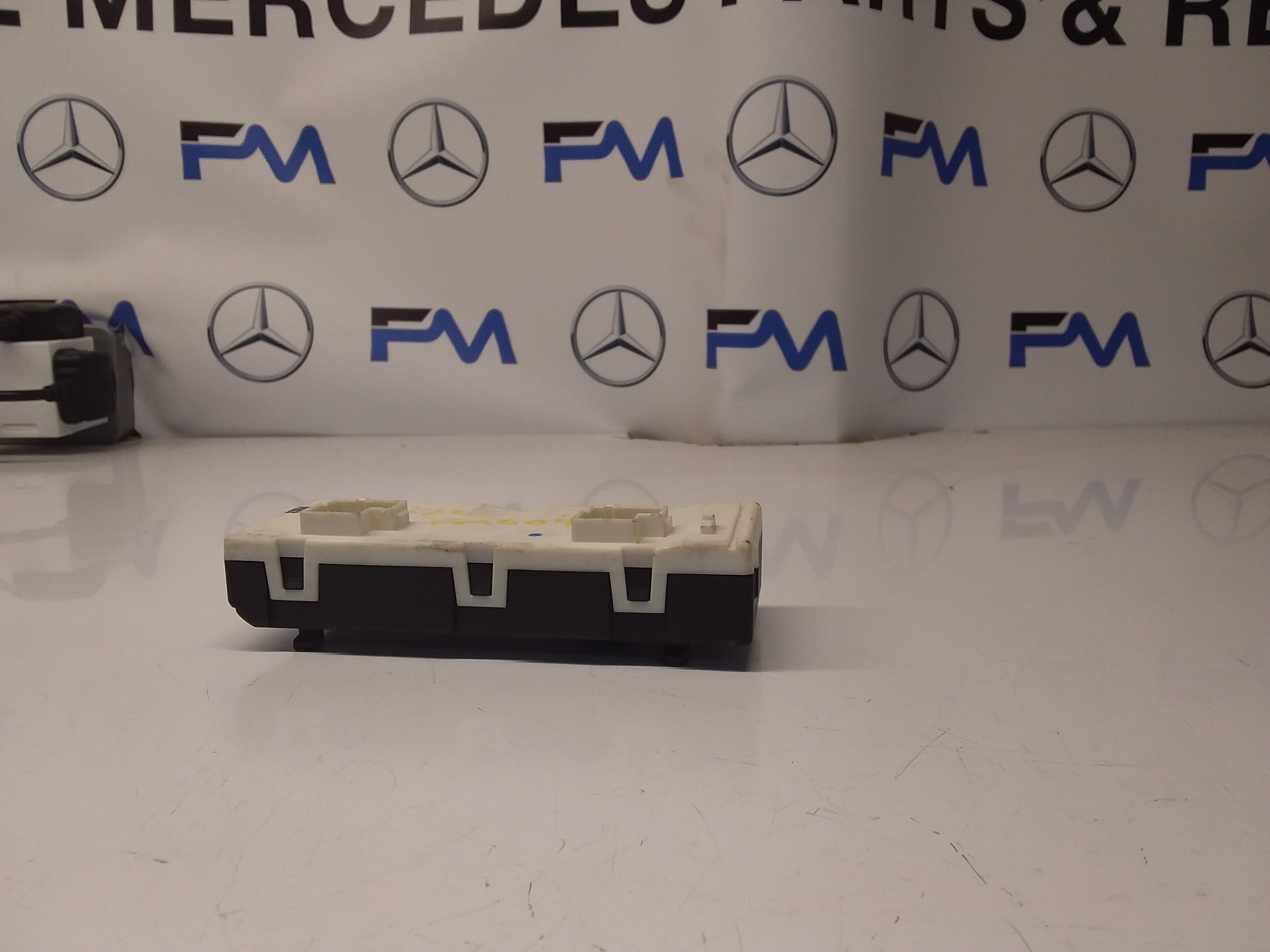 MERCEDES S-CLASS TAILGATE CONTROL MODULE W222 A2229006008 FM0091