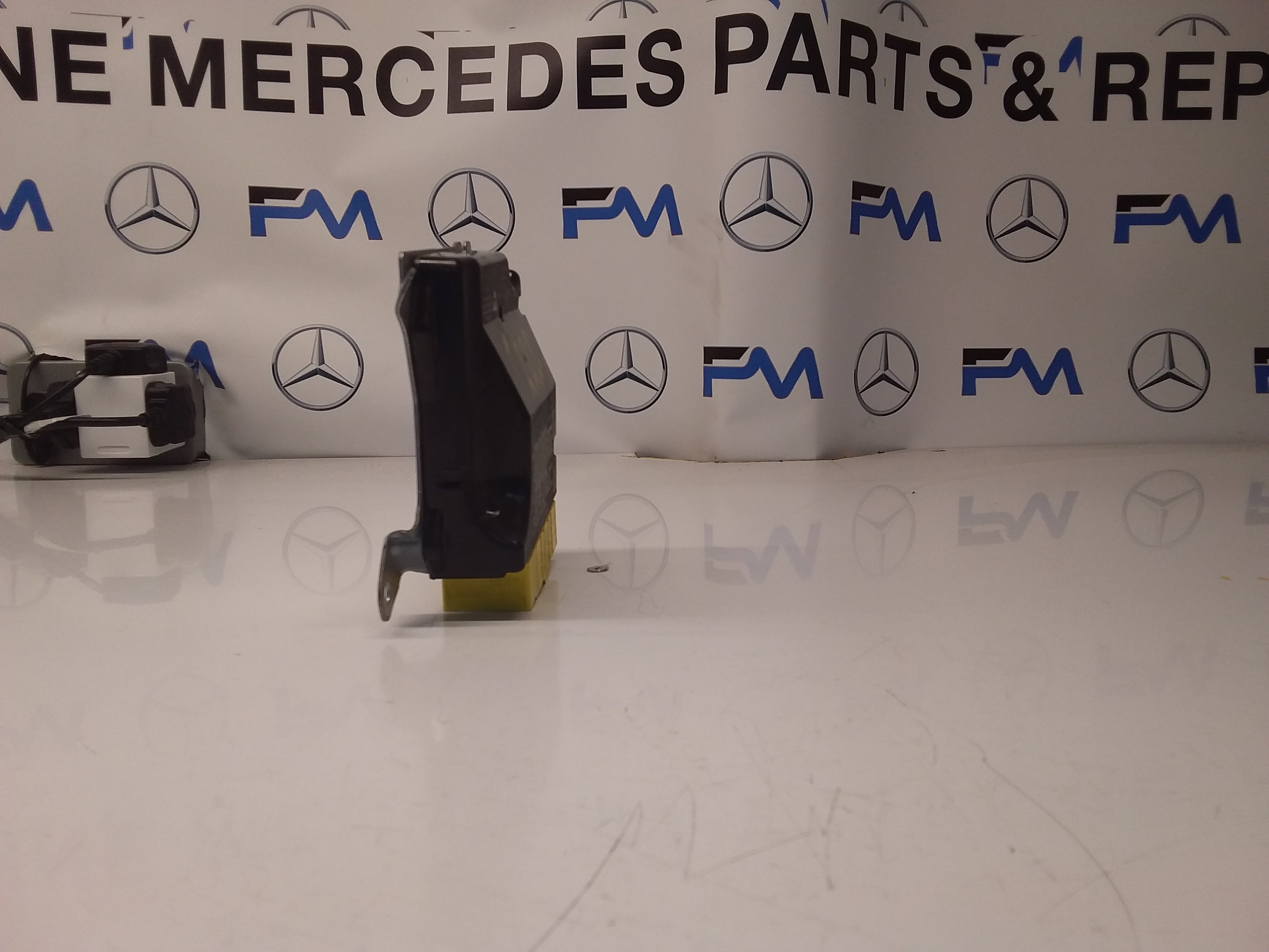MERCEDES S-CLASS AIRBAG CONTROL MODULE W222 A2229007319 FM0092
