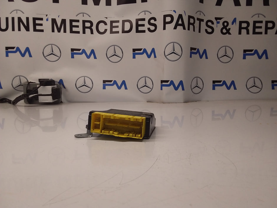 MERCEDES E-CLASS AIRBAGS CONTROL MODULE W238 A2389008100 FM0094