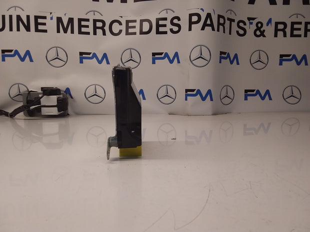 MERCEDES E-CLASS AIRBAGS CONTROL MODULE W213 A2139009022 FM0095