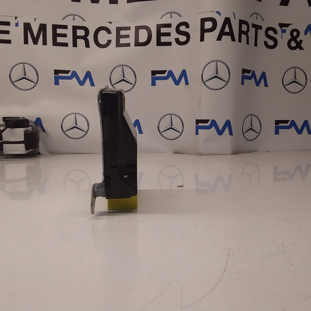 MERCEDES E-CLASS AIRBAGS CONTROL MODULE W213 A2139009022 FM0095